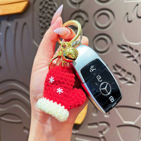 Porte-clés en fourrure pelucheuse de Noël fait à la main, chapeau de Père Noël et mitaines en crochet, ornement tricoté, cadeau de vacances, décoration