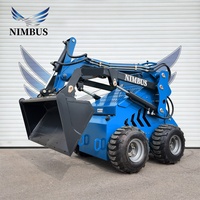 Chargeuse compacte sur roues NIMBUS certifiée CE, à commande flexible, avec godet à attache rapide polyvalent