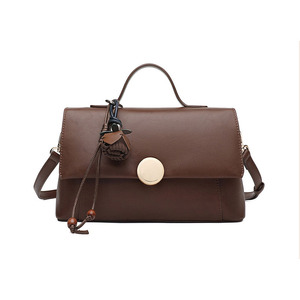 Sac bandoulière vintage pour femme, sac à main polyvalent, sac fourre-tout élégant pour le travail avec pendentif, cadeau pour femmes - Product Image 5