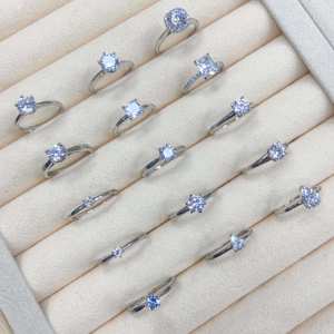 क्यूक्स कस्टम लक्जरी अच्छे गहने 925 चांदी की सफेद जिरकॉन छल्ले महिला पार्टी शादी बैंड उपहार - Product Image 1