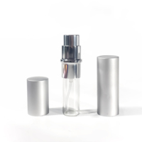 Vente en gros de flacons de parfum en verre de luxe de 5 ml, format voyage, colorés, vides, avec vaporisateur et emballage