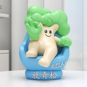 Figurine sculptée en résine de pin peinte à la main, personnage mignon de film et de télévision, ornement de bureau, artefact de décompression - Product Image 5