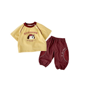 Set Estivo per Neonato con Maglietta a Maniche Corte e Salopette con Stampa - 100% Cotone Stile Coreano con Scritte - Abbigliamento per Bambini - Product Image 1