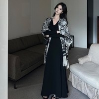 Selendang Luaran Panjang 180cm untuk Wanita dengan Motif Lukisan Tinta Baru untuk Musim Gugur/Dingin, Jubah Rumbai Totem yang Hangat dan Serbaguna.