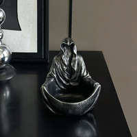 Cendrier haut de gamme, étonnant et mystérieux, en forme d'homme vêtu de noir, pour la maison, le salon, le bureau, ou comme objet décoratif.