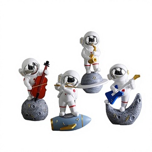 Figuras Decorativas de Resina Pequeñas, Pintadas a Mano, Impermeables, con Personajes de TV y Cine, Astronautas, para Decoración del Hogar - Product Image 4