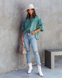 En gros Nouvelle collection automne Veste en jean vintage verte pour femme, style vieilli avec déchirures et coutures, style urbain, Blouses - Product Image 2