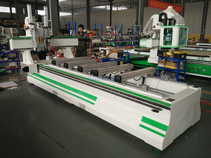 Machine de gravure CNC PTP, centre de travail CNC PTP 1325 pour la fabrication de meubles en bois et de portes en bois - Product Image 6