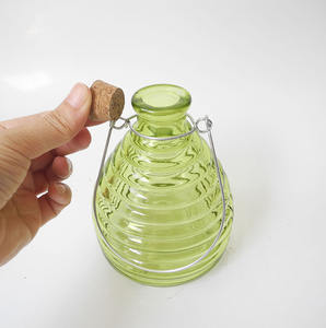 Trampa para <span class=keywords><strong>avispas</strong></span> de vidrio de colores con tapón de corcho Mango colgante para uso agrícola en jardín Trampa de vidrio colgante 3 tamaños - Product Image 5
