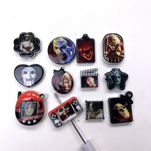 Accessori in acrilico stampati fronte-retro a tema horror per catene di cellulari e decorazioni per borse, ideali per il fai da te - Product Image 1