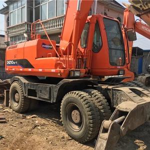Excavadora hidráulica de rueda Doosan de rendimiento estable a la venta en stock usada en excelentes condiciones con motor de motor central - Product Image 1