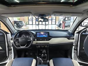 Chery Tiggo 5x 2025 1.5T CVT Édition Excellence Petit SUV Sièges en Cuir Pneus R17 Voiture d'Occasion à Carburant - Product Image 4