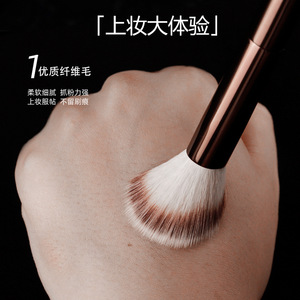 HG15 Angled <b>Blush</b> <b>Brush</b> Large Synthetic Hair Aluminum Handle Cangzhou Makeup <b>Brush</b> For Blusher Application - Product Image 2