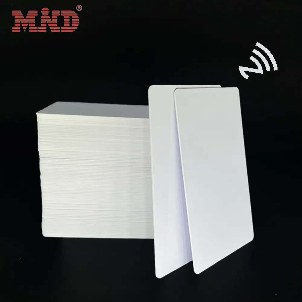 مخصص بلاستيك PETG PVC NTAG213/NTAG215/NTAG216 وسائط اجتماعية فارغة قابلة للطي الطباعة بطاقات NFC بدون تماس RFID
