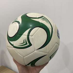Balón de Fútbol de Alta Calidad con Logotipo Personalizado, Balón de Fútbol Termosellado a Precio Económico, Tamaño 5 para Entrenamiento - Product Image 3