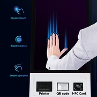 Kiosque de gestion de file d'attente en libre-service avec écran tactile capacitif personnalisable 17/18,5/19/21,5/23,6/32/43 pouces, imprimante de tickets, en acier laminé à froid