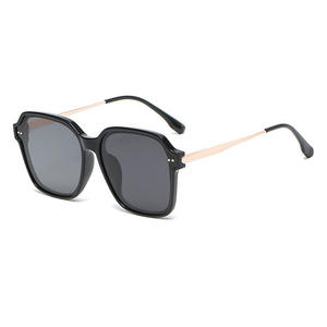 Gafas de Sol Polarizadas Mi Stud TR90 para Mujer, Montura Irregular Moderna, Protección UV, Gafas de Sol para Conducir Tipo 3 - Product Image 2