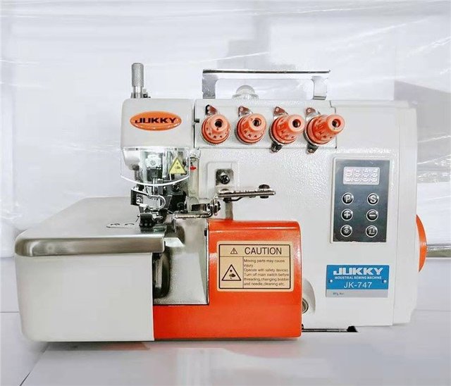 JK747DC New Industrial High-Speed Overlock Sewing Machine with Motor for Home Use Light/Medium-Thick Materials