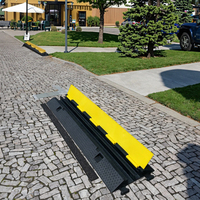 Kabelrampe aus PVC-Gummi, Kabelschutz mit 44000 lbs Tragfähigkeit, Hochbelastbare Geschwindigkeitsbegrenzer, Schlauch- und Kabelschutzrampe