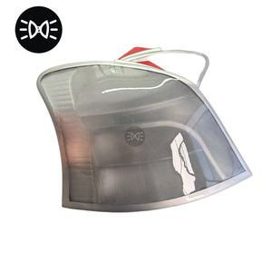 Feux <span class=keywords><strong>arrière</strong></span> ZWENJIN adaptés à la <span class=keywords><strong>Toyota</strong></span> <span class=keywords><strong>Yaris</strong></span> (version japonaise) - Mise à niveau standard vers des feux <span class=keywords><strong>arrière</strong></span> de style Venom blanc - Product Image 3