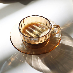 Ensemble de <span class=keywords><strong>tasse</strong></span> à thé et <span class=keywords><strong>soucoupe</strong></span> en verre à motif de fleurs d'ambre plaqué champagne vintage pour le <span class=keywords><strong>petit</strong></span>-<span class=keywords><strong>déjeuner</strong></span> - Product Image 4