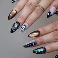 Ongles Press-On Luxueux en Acrylique Effet Laser Floral Irisé avec Chaîne de Perles et Strass, Forme Amande, Personnalisables