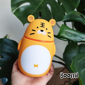 ขวดน้ำรูปสัตว์มีฝาปิด ลายการ์ตูนสัตว์น่ารัก แพนด้า หมู ชิวต้า ลายเสือ  แบบสองชั้น ของขวัญสำหรับนักเรียน ใส่น้ำผลไม้ได้ - Product Image 4