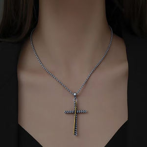 Collar de plata con colgante de cruz de acero inoxidable para hombre, estilo vintage, a la moda, un regalo para seres queridos, amigos, familiares o parejas - Product Image 3