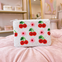 Pochette cosmétique carrée en feutre non tissé, brodée de cerises et imprimée en sérigraphie, pour usage quotidien décontracté, Jaunty Fashion, Uttar Pradesh