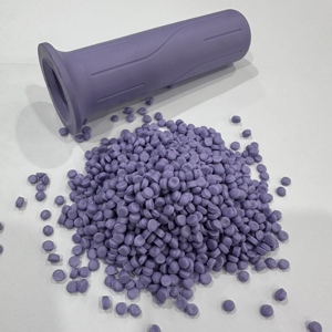 Pellet Isolanti per Cavi in PVC JR-70 Standard GB/T 8815-2008, Resistenti all'Usura 70, per Cavi Elettrici con Piegature Frequenti - Product Image 1