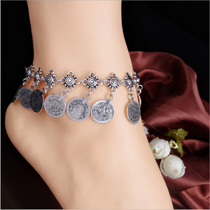 Vergoldetes Legierungs-Münz-Fußkettchen mit Retro-Persönlichkeit, Herzmuster und Perle als Geschenk, Hergestellt aus Messing, Silber und Edelstahl - Product Image 2
