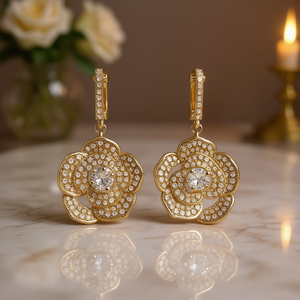 E3561 Orecchini Pendenti a Fiore Dorato da Donna con Cristalli e Strass, Placcati in Oro 22k, Gioielli di Lusso per Feste - Product Image 2