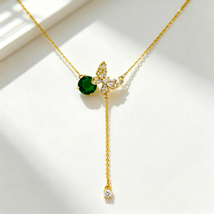 Collana da Donna con Ciondolo a Rosa Rossa Placcata Oro 18k, Zirconi Splendidi e Catena Geometrica, Idea Regalo - Product Image 6