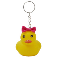 Mini canards en caoutchouc 3D qui couinent, porte-clés en gros, personnalisables en plastique et caoutchouc. Porte-clés Canard en Résine, Jouet Canard Cheerleader, Canard Cheerleading