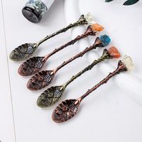 Vente en gros de pierres brutes de cristal naturel, motif floral sculpté vintage, cuillère à dessert assortie, accessoires de service à thé, mariage