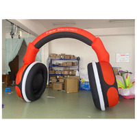 Model Earphone Tiup Raksasa dengan Logo Headset Tiup untuk Dekorasi Panggung Musik