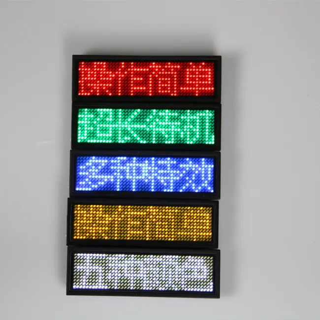 Pin portátil multicolor LED, etiqueta de insignia de nombre programable por USB, minipantalla con mensaje de desplazamiento