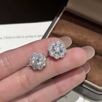 925 Sterling Silber Moissanit Blumenform Platin Versilberte Ohrstecker Damen Hochzeit Party Schmuck Moissanit Maßanfertigung