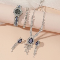 Nouvelle Collection Saint-Valentin 2023 : Montre Femme en Acier Inoxydable et Alliage à Quartz avec Cadran en Verre, Bague, Boucles d'Oreilles et Collier – Bracelet 20mm