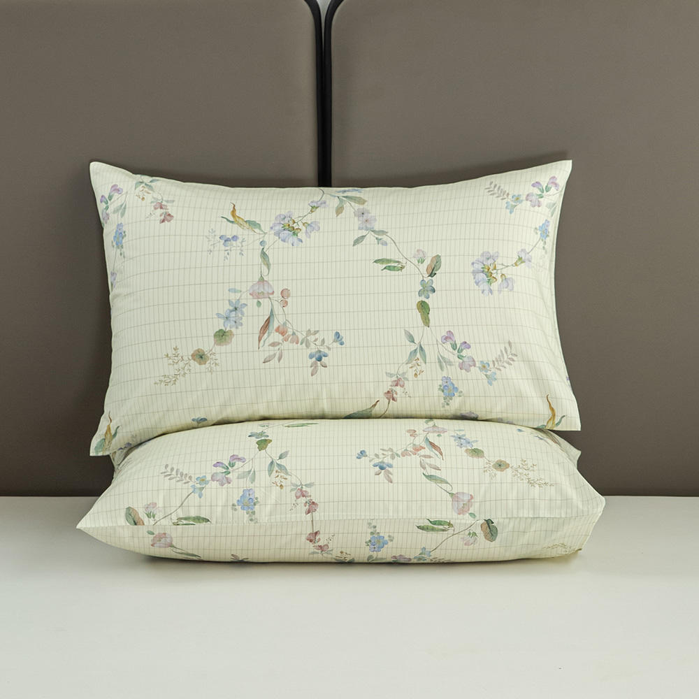 Beige fragmented patterns