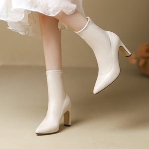 Bottines pour femmes à bout pointu en cuir véritable noir, à enfiler, doublées de fourrure, à talon haut, courtes, pour l'automne - Product Image 2