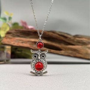 Ciondolo a forma di gufo letterario con texture colorata, regali di gioielleria retrò da donna - Product Image 5
