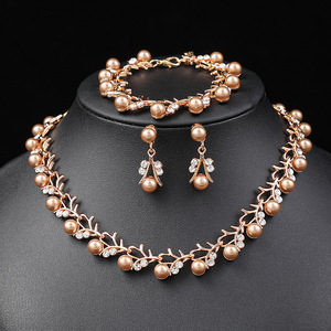 Dropshipping Shopify <b>Pearl</b> <b>Necklace</b> Earrings <b>Set</b> For Women Korean Style Alloy Electroplated Three Piece Bridal Jewelry Gift - Product Image 5