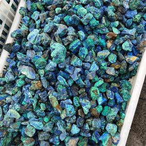 Pietre Grezze Naturali di Piccole Dimensioni all'Ingrosso, Cristalli Curativi, Pietra Grezza di Azurite Blu-Verde in Vendita - Product Image 3