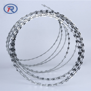 <span class=keywords><strong>Fil</strong></span> barbelé anti-escalade BTO-22 en <span class=keywords><strong>fer</strong></span> galvanisé à chaud / <span class=keywords><strong>Bobine</strong></span> <span class=keywords><strong>de</strong></span> clôture en treillis métallique à double torsion haute résistance avec lames <span class=keywords><strong>de</strong></span> rasoir - Product Image 1