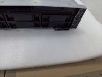 Penjualan pabrik bekas R740 8X3.5 ''8LFF H730PMINI 750W * 2 peladen tulang beralas penyerap panas ganda 2U rak peladen