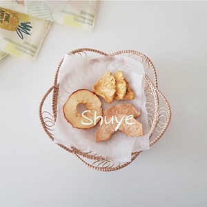 <span class=keywords><strong>Panier</strong></span> à fruits en rotin de style coréen fait main, <span class=keywords><strong>panier</strong></span> à pain et plateau à fruits tissés à la main en forme de pétale, accessoire de photographie populaire - Product Image 2