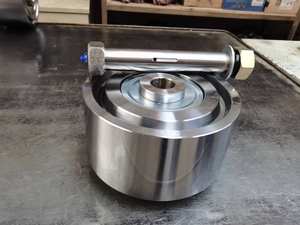 <span class=keywords><strong>Liebherr</strong></span> ट्रक पार्ट्स कंक्रीट मिक्सर के लिए रोलर - Product Image 3