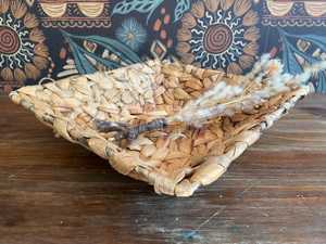 Bandeja Cuadrada de Seagrass Tejida a Mano, Ecológica, con Detalles de Jacinto de Agua, Cesta Decorativa de Pared para Interiores Rústicos - Product Image 6