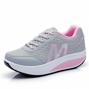 Nuove Scarpe Sportive da Donna 2026, Casual, Traspiranti, Leggere, in Poliuretano, con Suola Rialzata e Tomaia in Rete, per Primavera ed Estate - Product Image 4